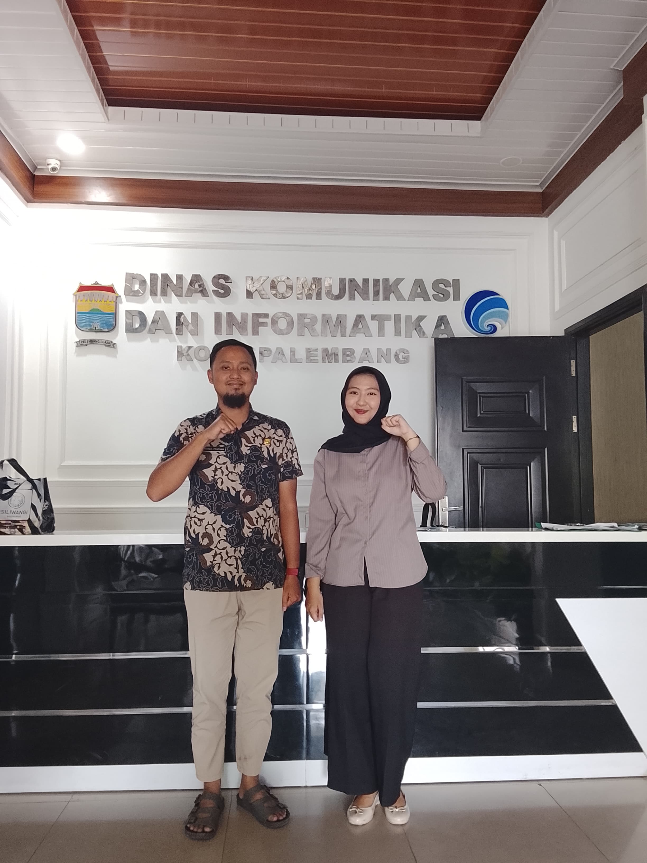 Kolaborasi Tim & Diskusi Proyek Digital
